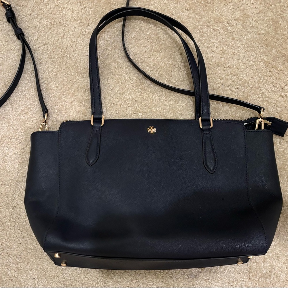 Tory Burch Black Shoulder Bag
Colour: Navy Blue